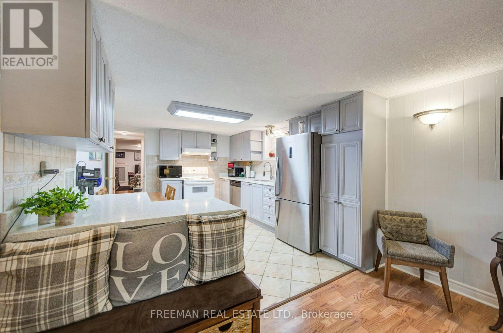 BSMT-723 Euclid Avenue, Toronto, ON, M6G 2V1 - 12