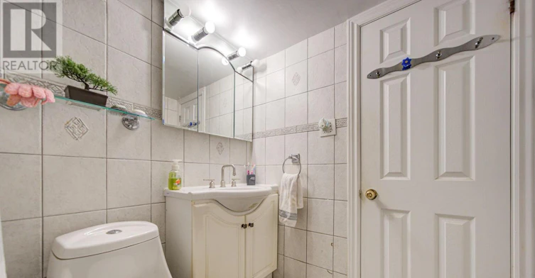 BSMT-723 Euclid Avenue, Toronto, ON, M6G 2V1 - 23