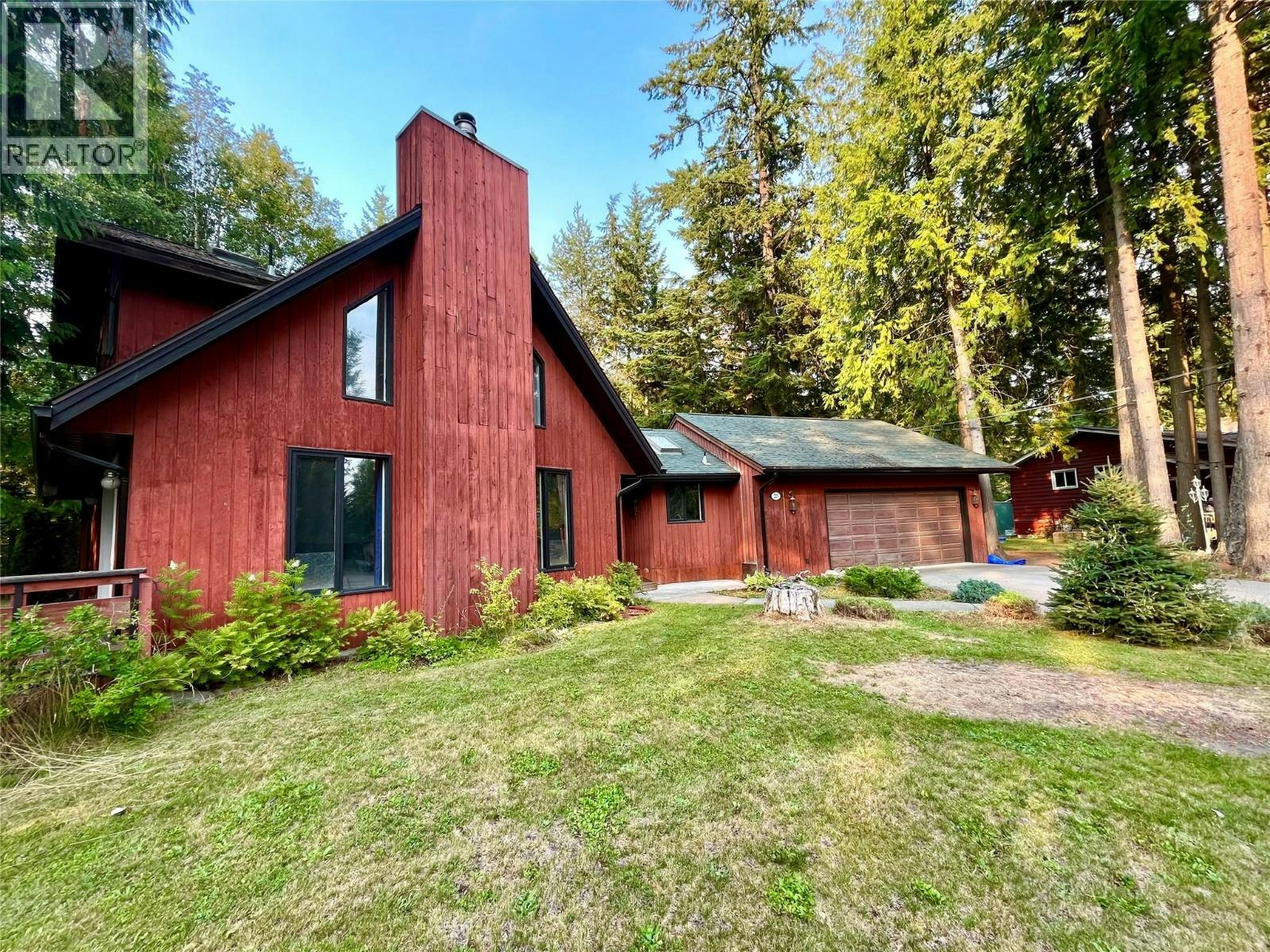 225 6th Street, Nakusp, BC, V0G 1R0