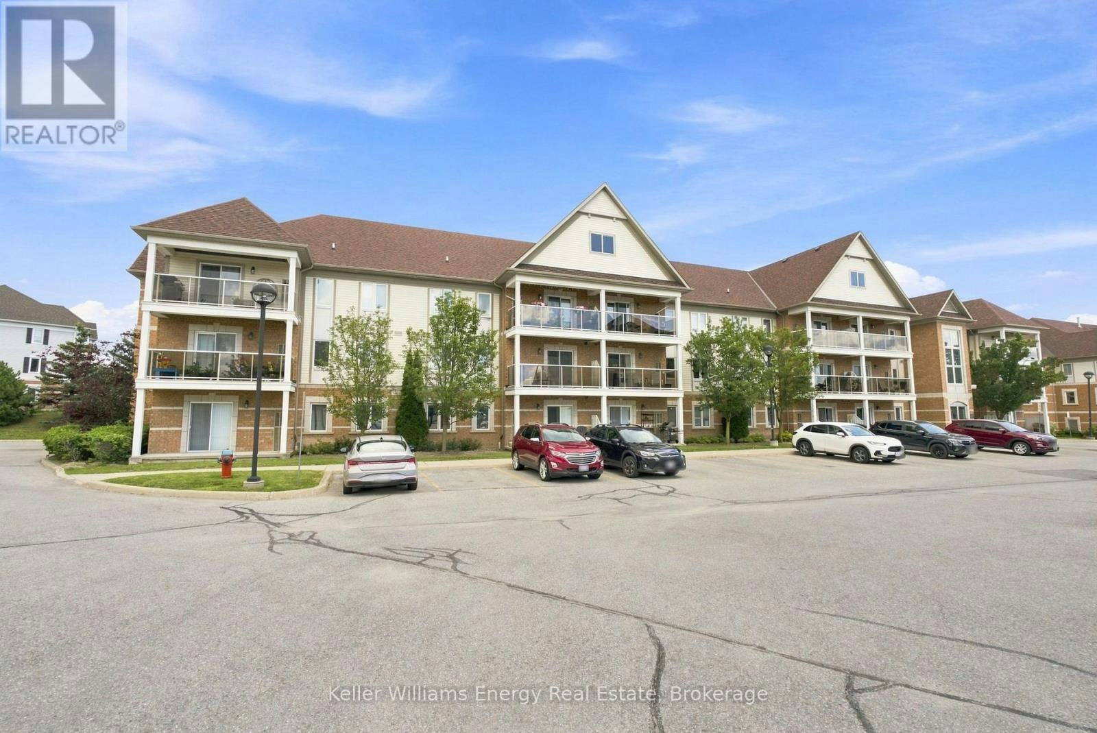 204-124 Aspen Springs Drive, Clarington, ON, L1C 0G8