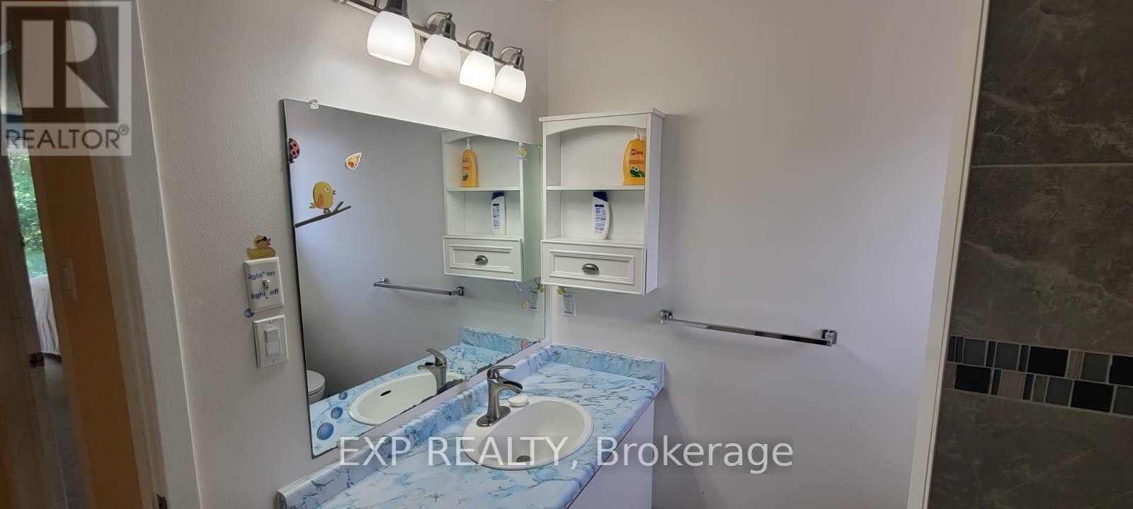 796 Harlequin Crescent, Ottawa, ON, K1E 2P3 - 17
