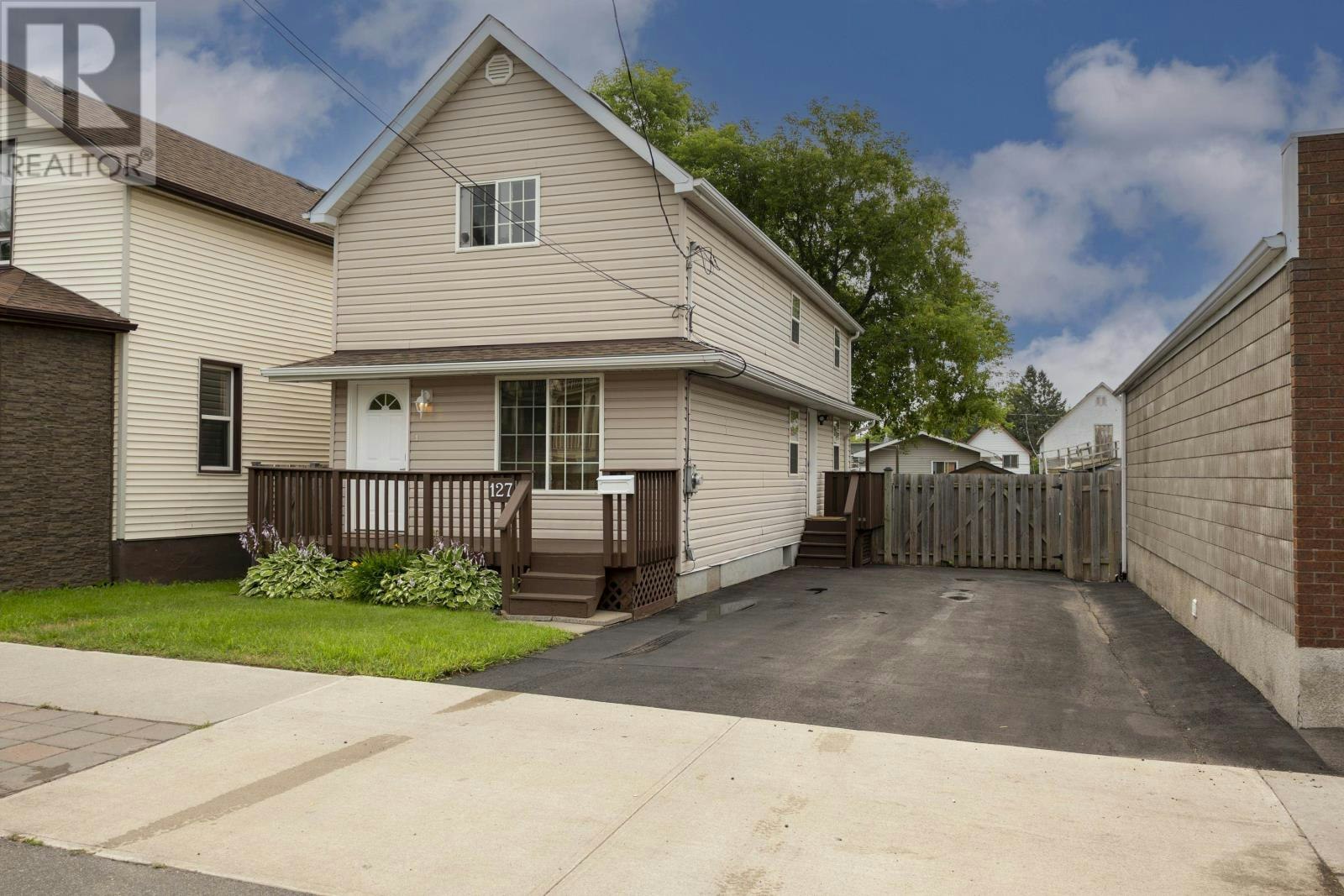 127 Court Street S, Thunder Bay, ON, P7B 2X5