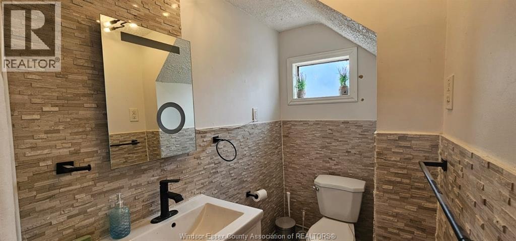 UPPER-1141 Howard, Windsor, ON, N9A 1S6 - 8