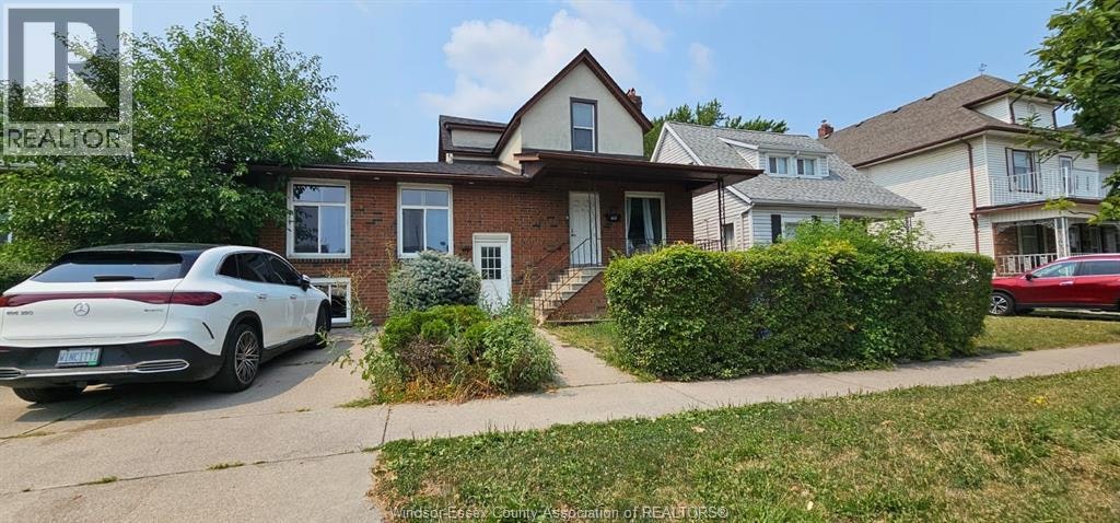 UPPER-1141 Howard, Windsor, ON, N9A 1S6 - 2