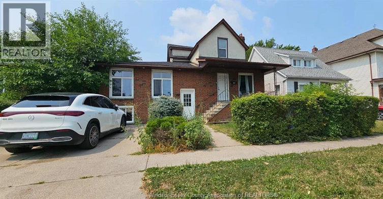 UPPER-1141 Howard, Windsor, ON, N9A 1S6 - 2