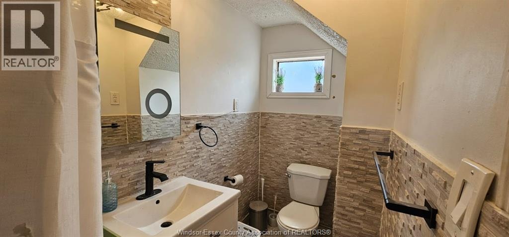 UPPER-1141 Howard, Windsor, ON, N9A 1S6 - 13