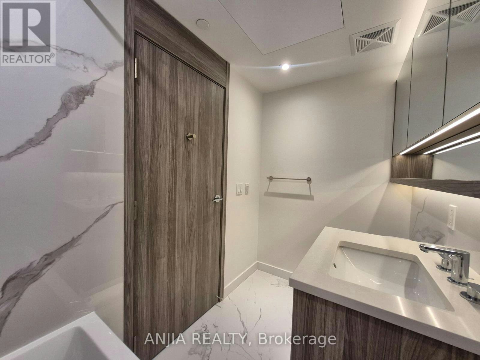 667-68 Esther Shiner Boulevard, Toronto, ON, M2K 0J6 - 30