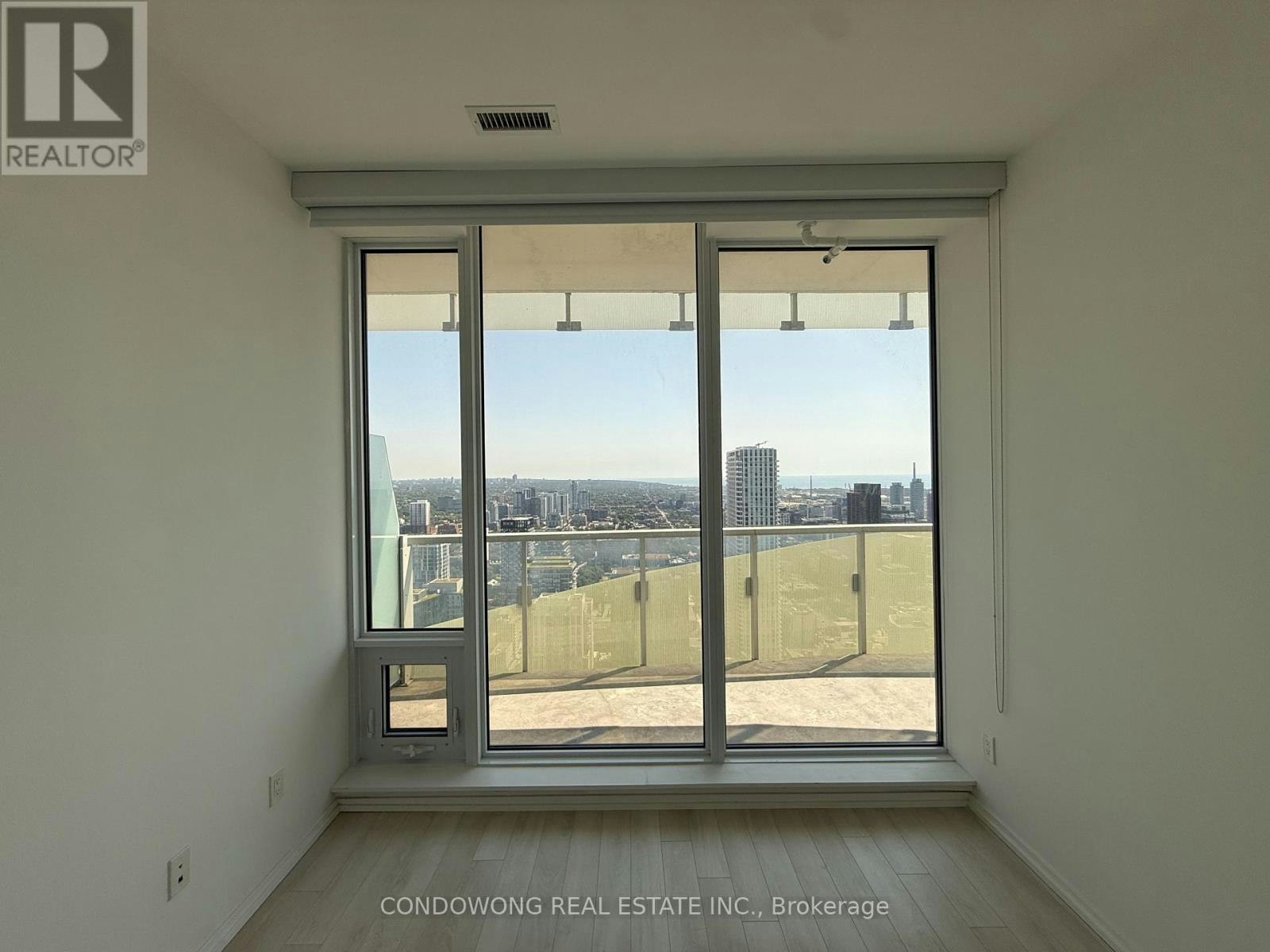 4505-197 Yonge Street, Toronto, ON, M5B 0C1 - 4