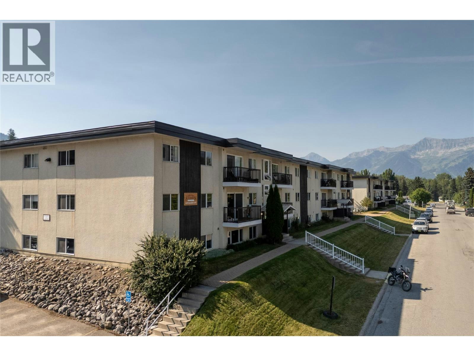 101-40 Ridgemont Avenue, Fernie, BC, V0B 1M2