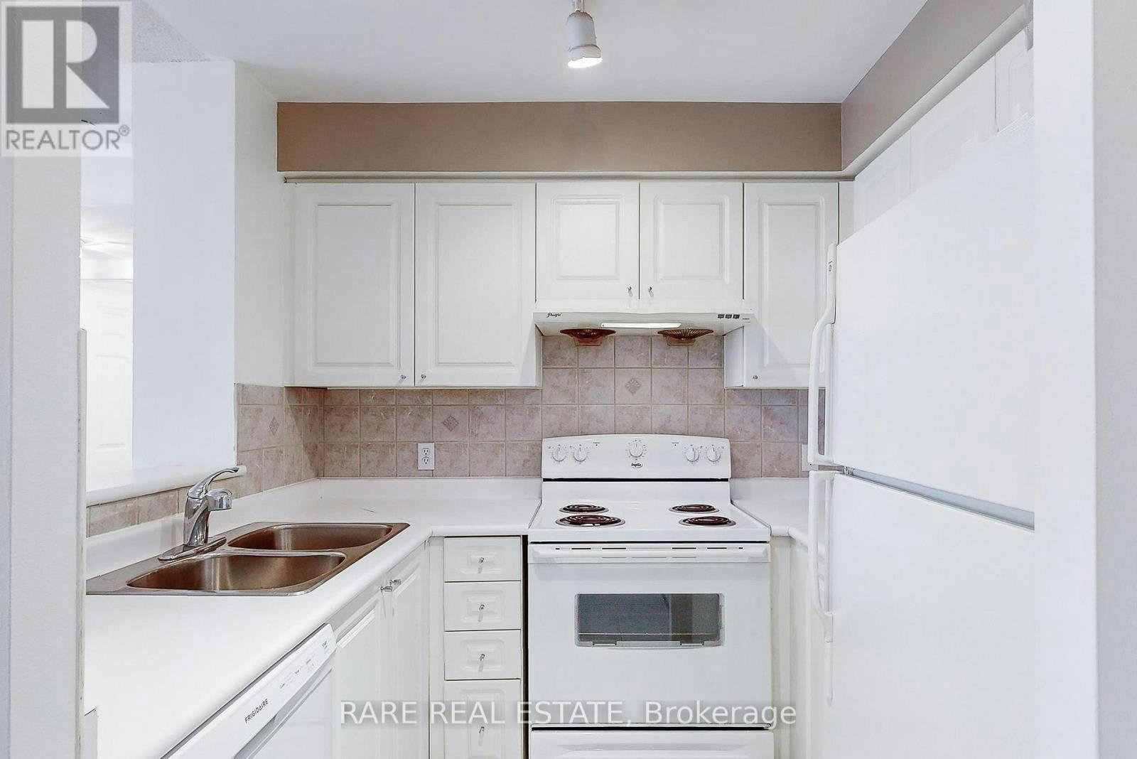 1016-11 Lee Centre Drive, Toronto, ON, M1H 3J5 - 9