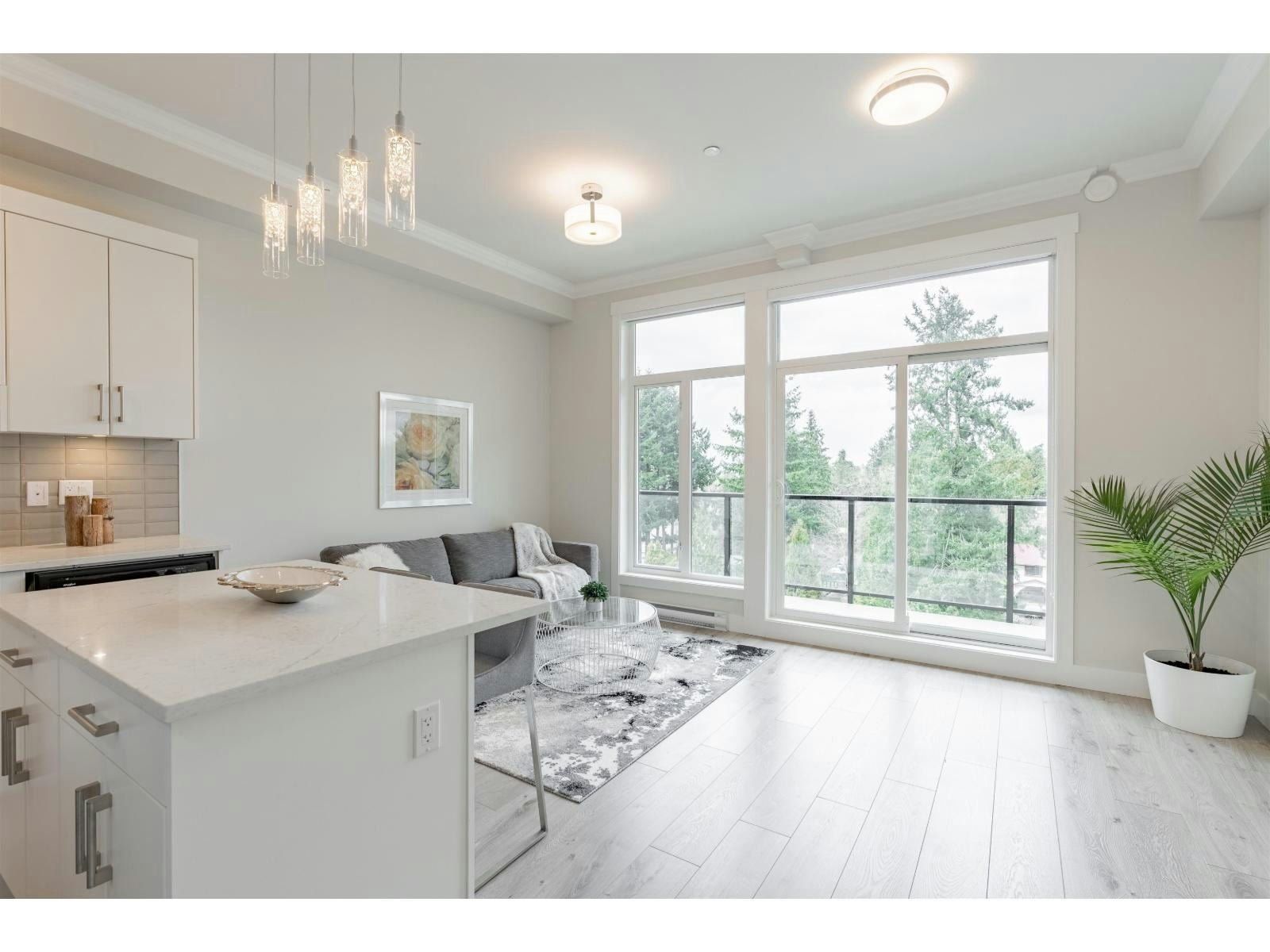 608-13799 101 Avenue, Surrey, BC, V3T 0N9 - 3