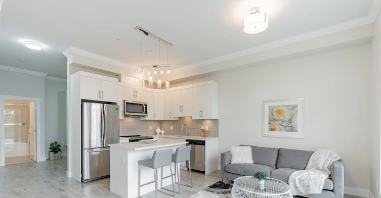 608-13799 101 Avenue, Surrey, BC, V3T 0N9