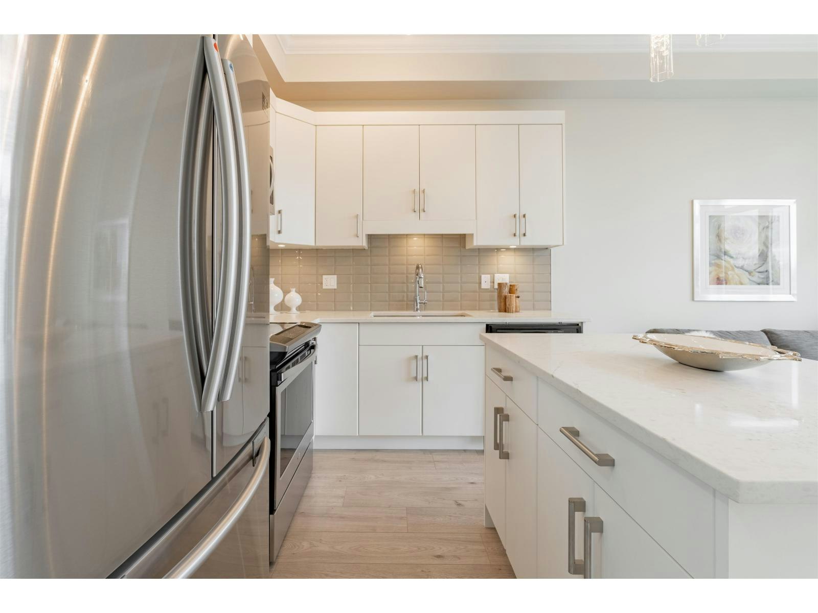 608-13799 101 Avenue, Surrey, BC, V3T 0N9 - 5