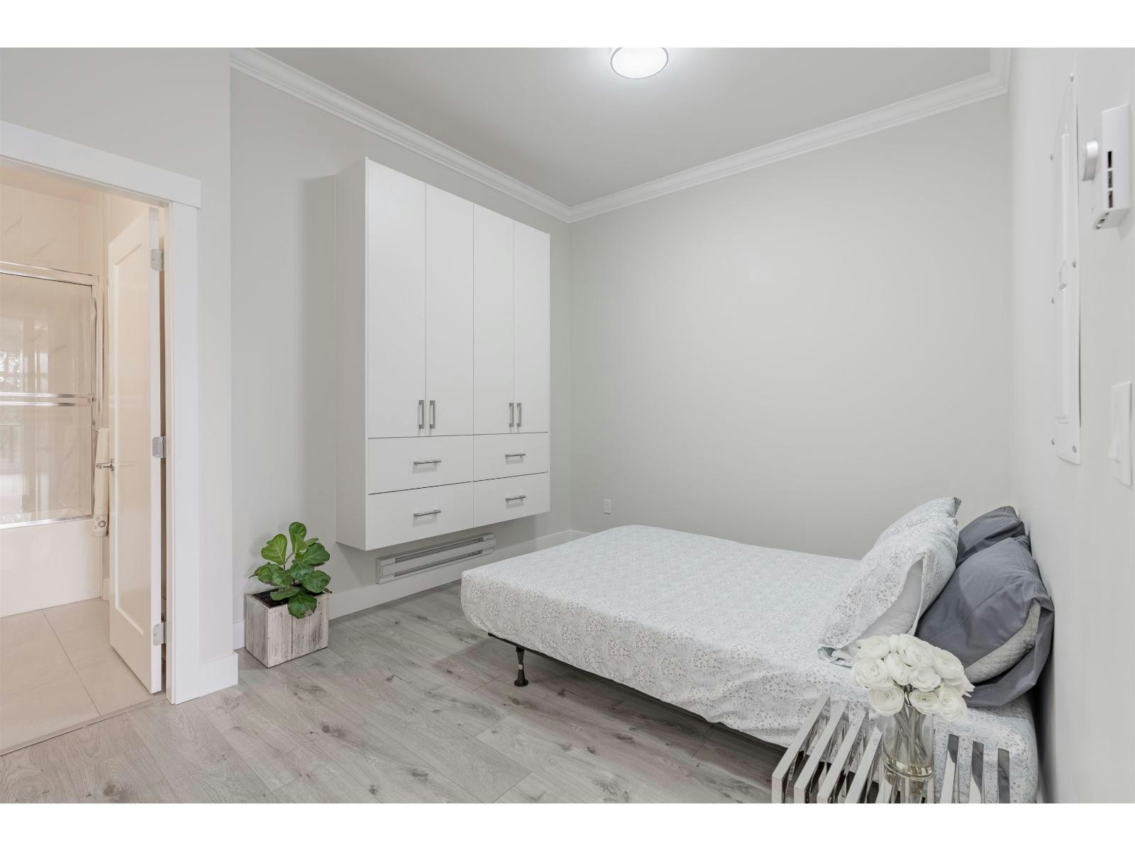 608-13799 101 Avenue, Surrey, BC, V3T 0N9 - 12