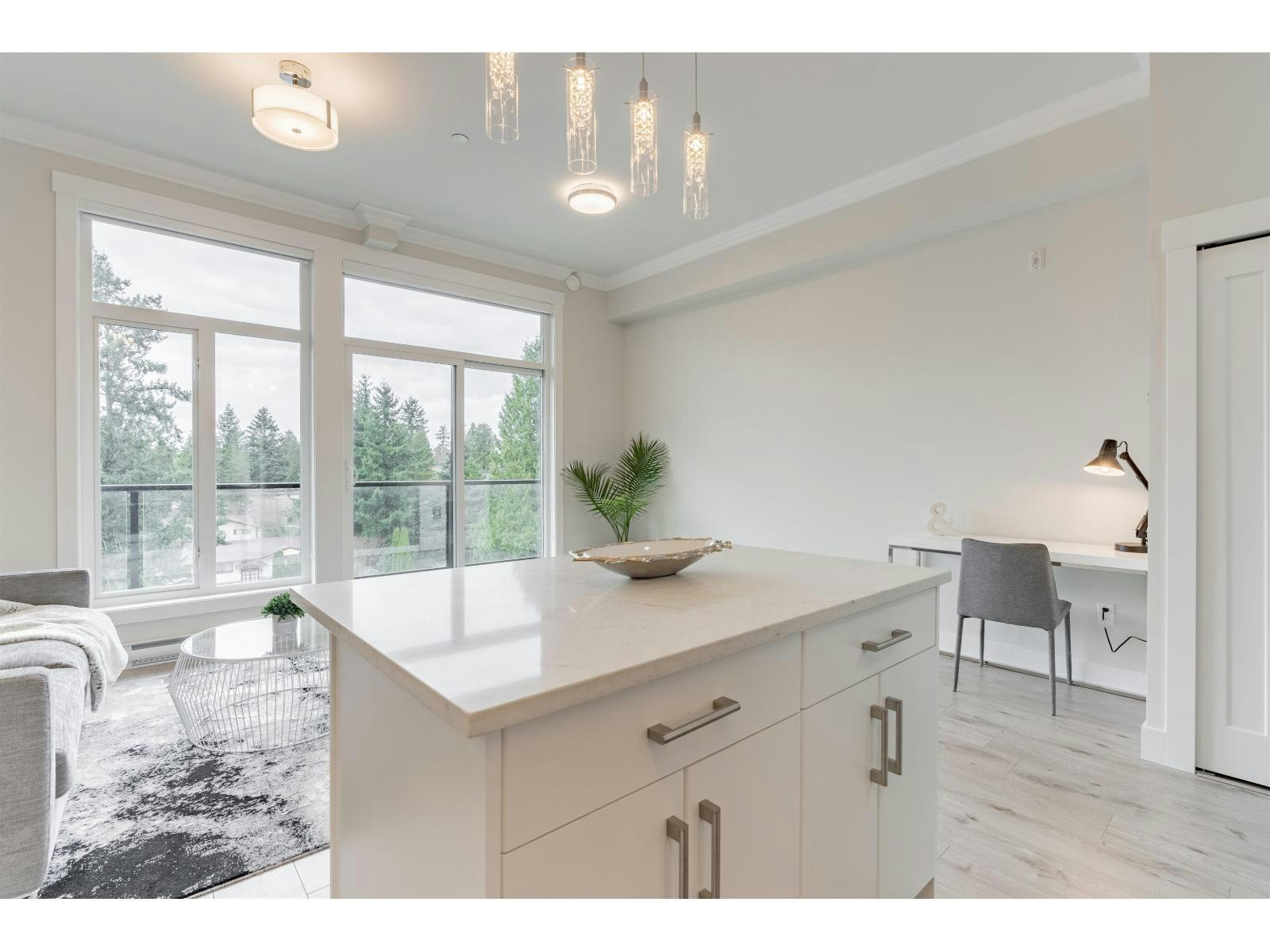 608-13799 101 Avenue, Surrey, BC, V3T 0N9 - 4