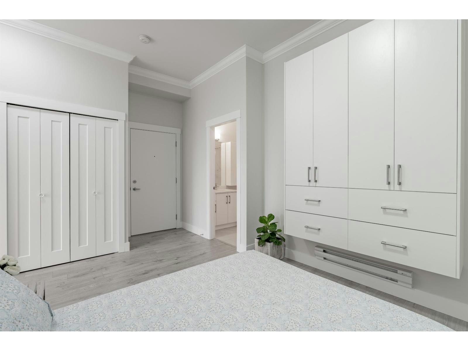 608-13799 101 Avenue, Surrey, BC, V3T 0N9 - 17