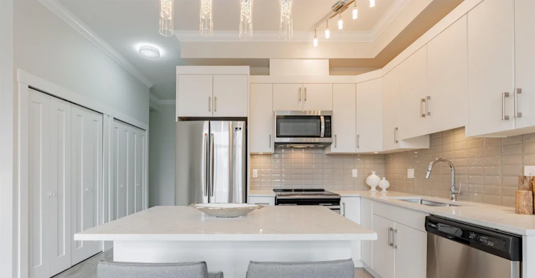 608-13799 101 Avenue, Surrey, BC, V3T 0N9 - 7