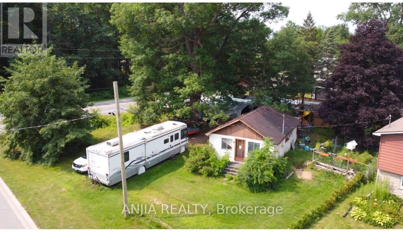 2 Oak Avenue, East Gwillimbury, ON, L9N 1A1