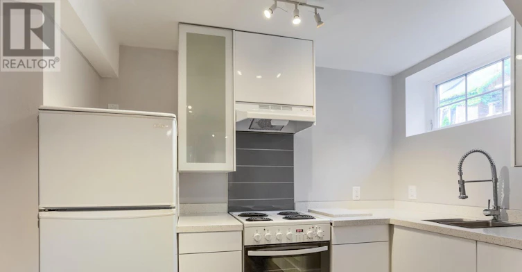 LOWER-53 Pearson Avenue, Toronto, ON, M6R 1G3 - 5