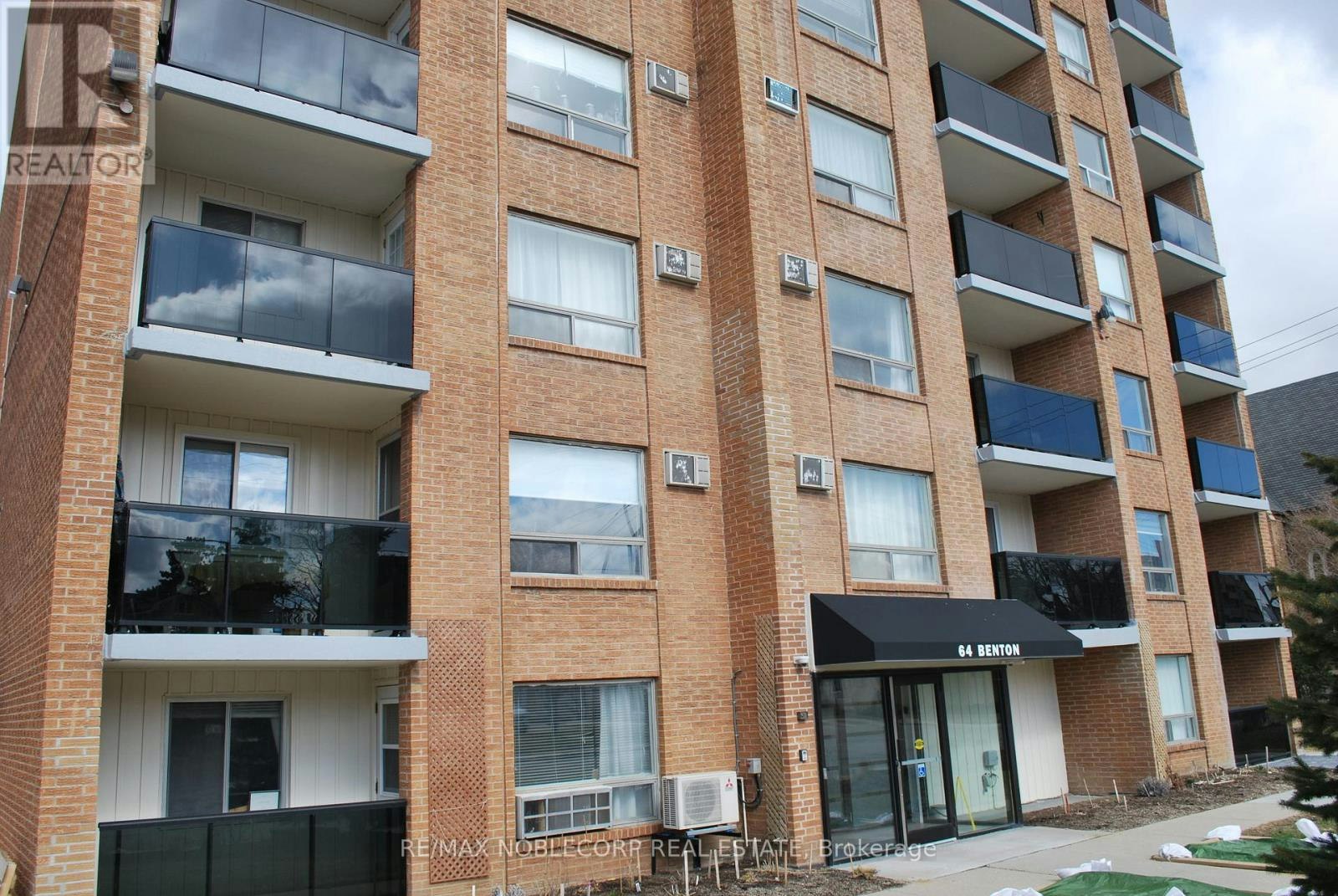 901-64 Benton Street, Kitchener, ON, N2G 4L9 - 13