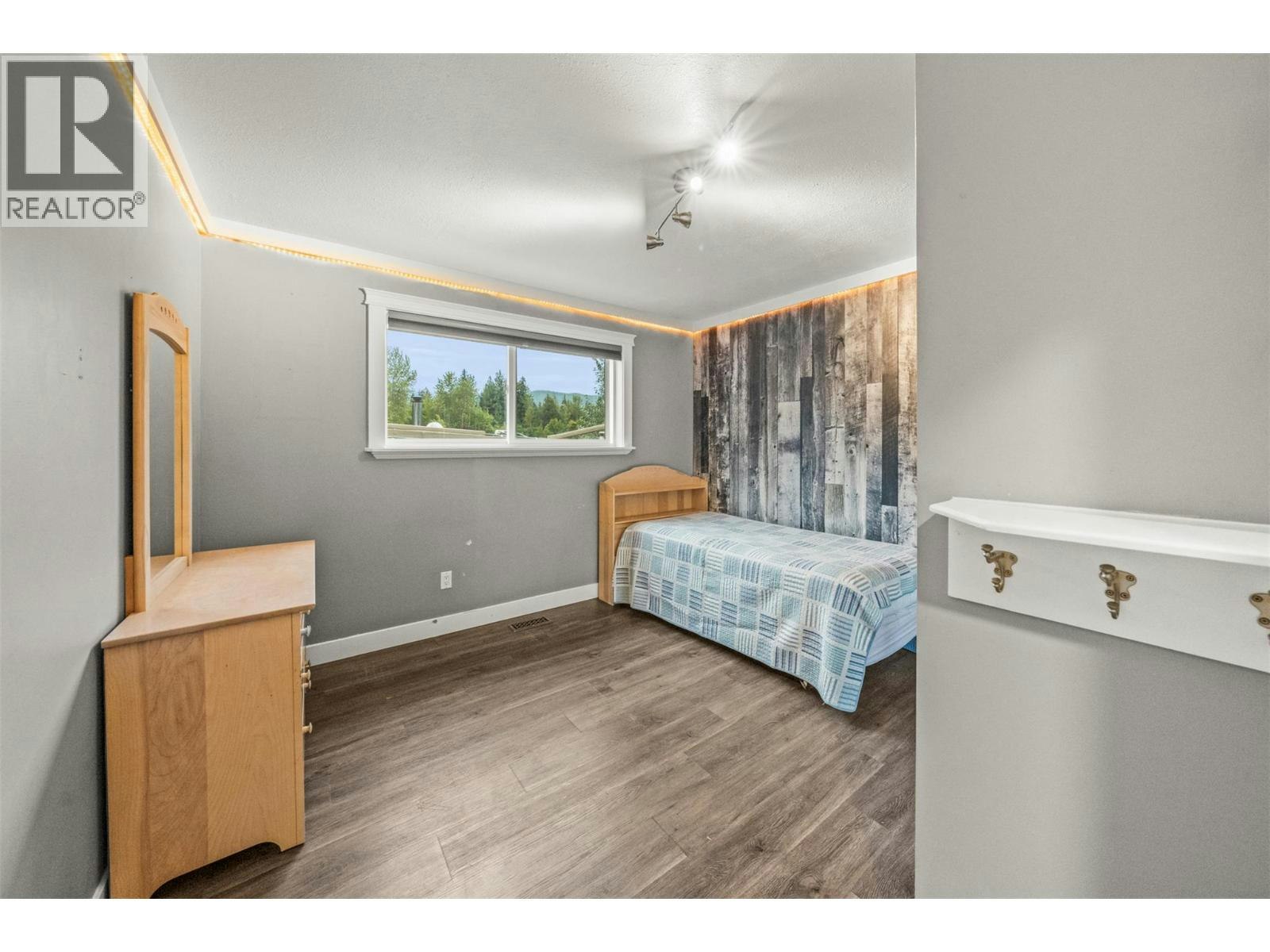 5936 6 Highway, Coldstream, BC, V1B 1C8 - 26