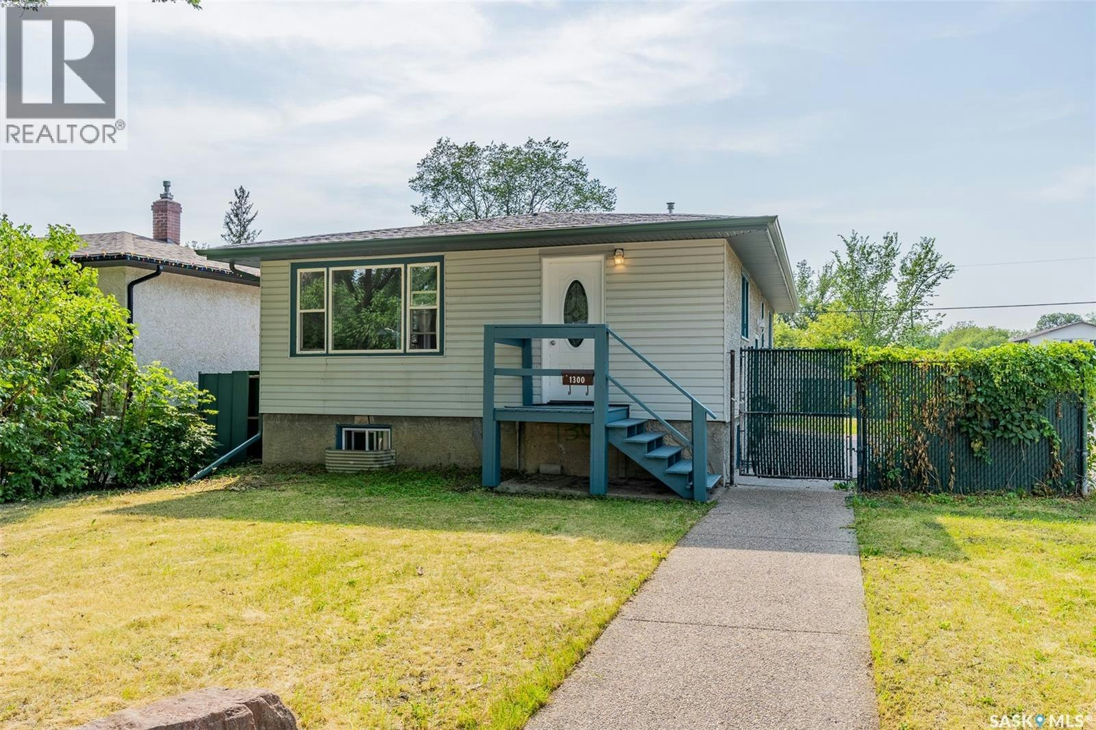 1300 Aberdeen Street, Regina, SK, S4T 5K2