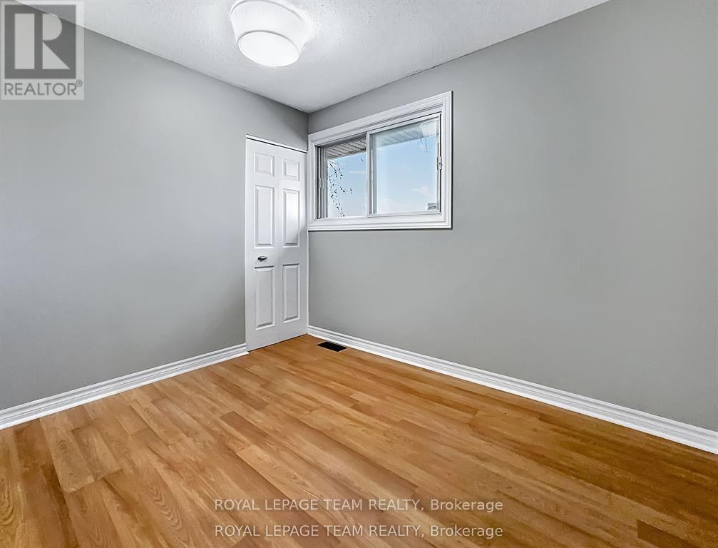 UPPER-925 Moorvale Road, Ottawa, ON, K1K 3K9 - 20