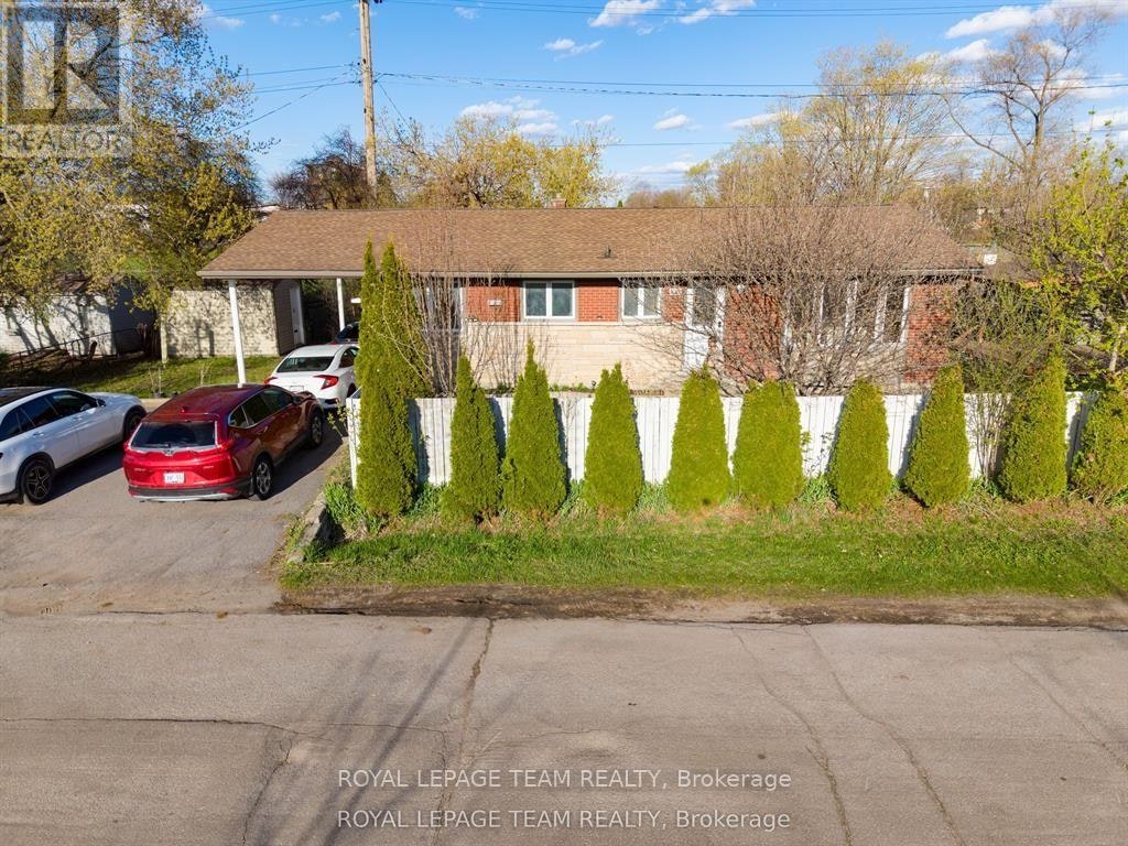 UPPER-925 Moorvale Road, Ottawa, ON, K1K 3K9
