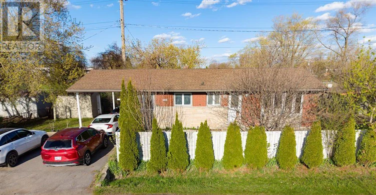 UPPER-925 Moorvale Road, Ottawa, ON, K1K 3K9