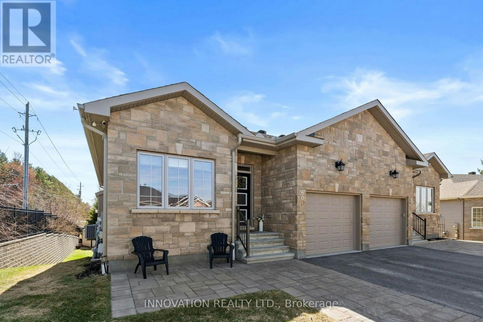 601 Meadowridge Circle, Ottawa, ON, K0A 1L0 - 2