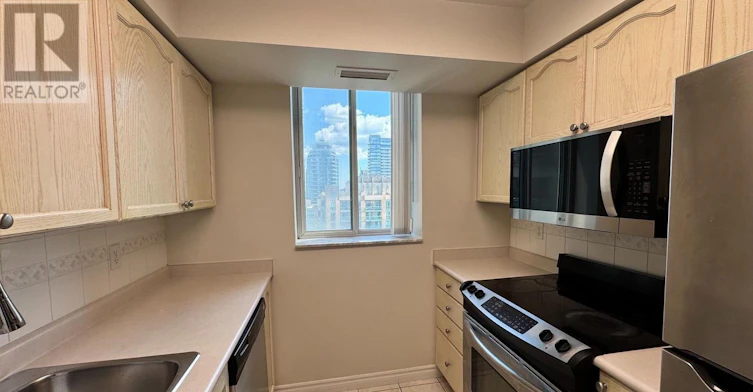 2207-1 Pemberton Avenue, Toronto, ON, M2M 4L9 - 22