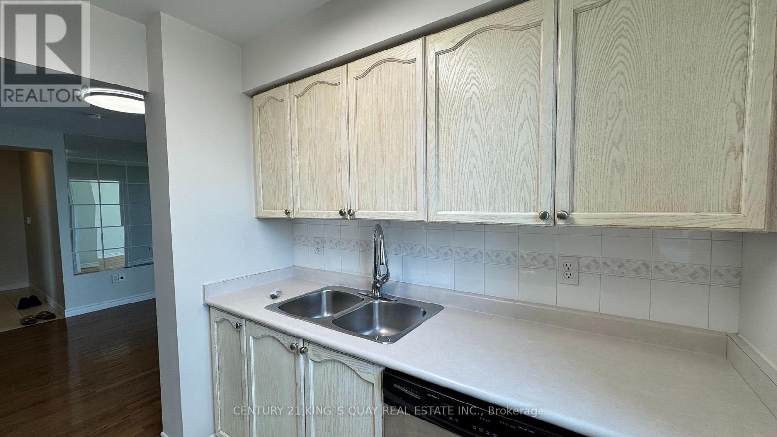 2207-1 Pemberton Avenue, Toronto, ON, M2M 4L9 - 21