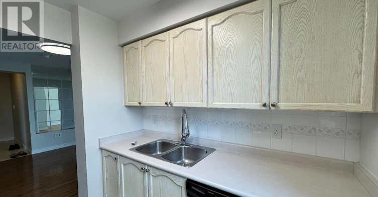 2207-1 Pemberton Avenue, Toronto, ON, M2M 4L9 - 21