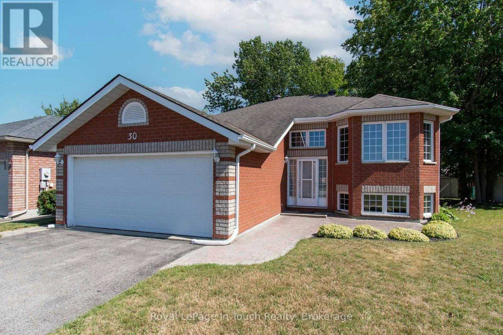 30 Charles Street, Penetanguishene, ON, L9M 2G7