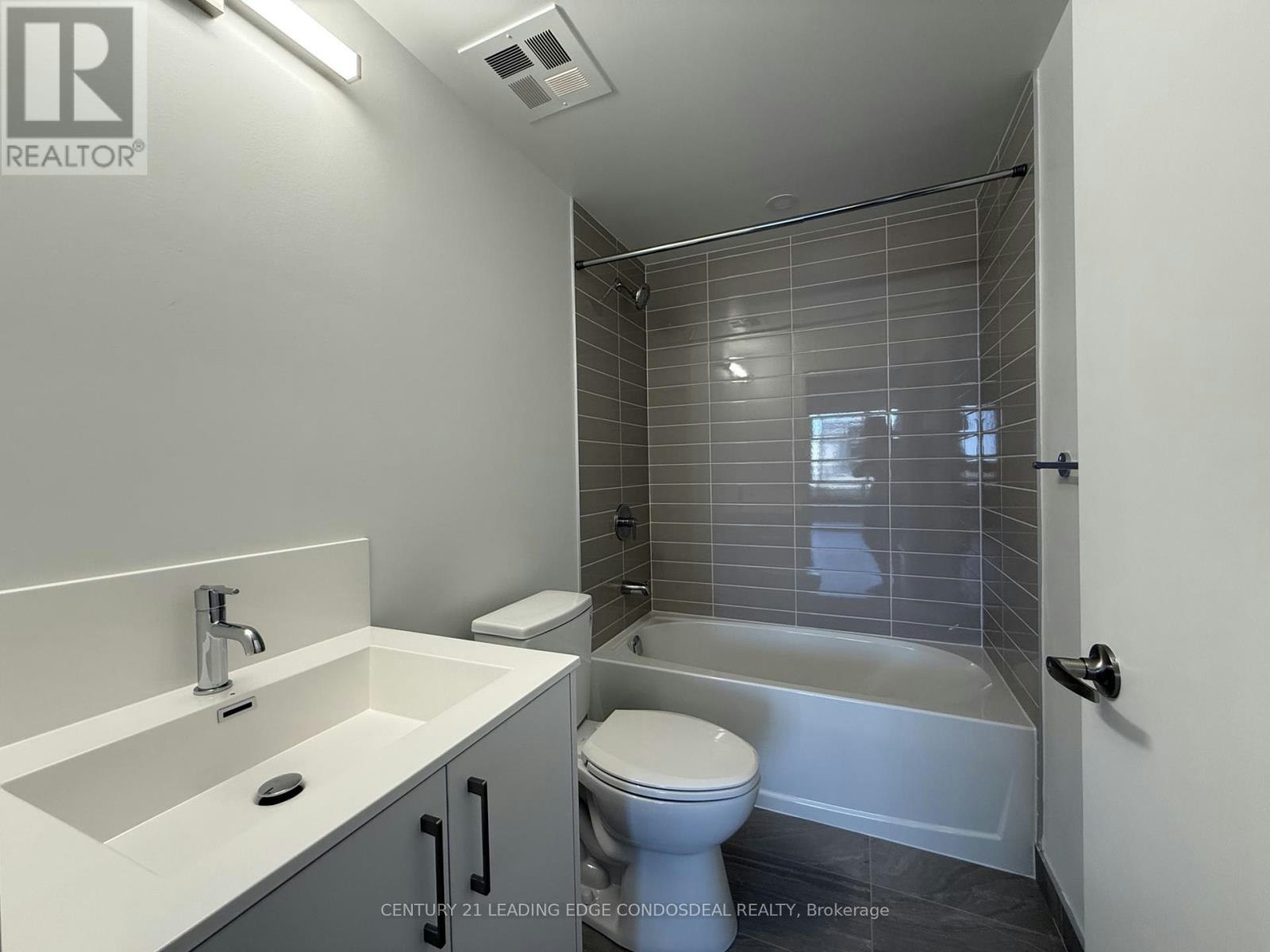 920-4010 Eglinton Avenue W, Toronto, ON, M9A 0G5 - 7