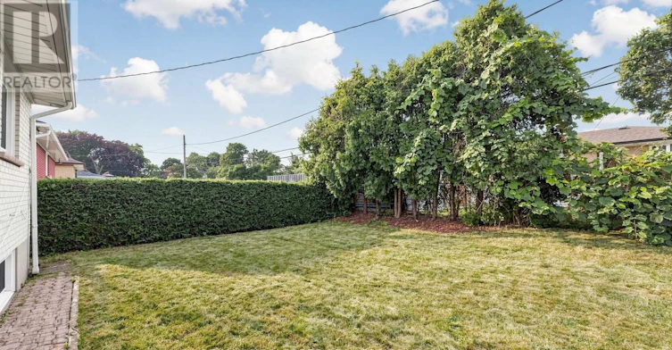 8 Summerfield Crescent, Toronto, ON, M9M 3X3 - 42