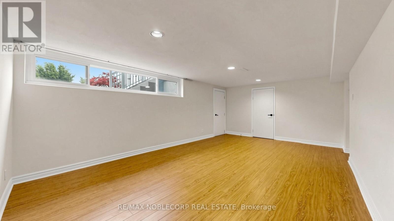 8 Summerfield Crescent, Toronto, ON, M9M 3X3 - 33