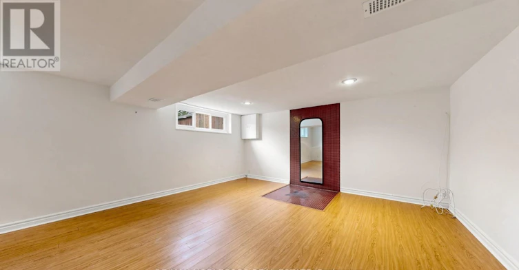 8 Summerfield Crescent, Toronto, ON, M9M 3X3 - 31