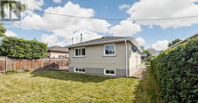 8 Summerfield Crescent, Toronto, ON, M9M 3X3 - 41