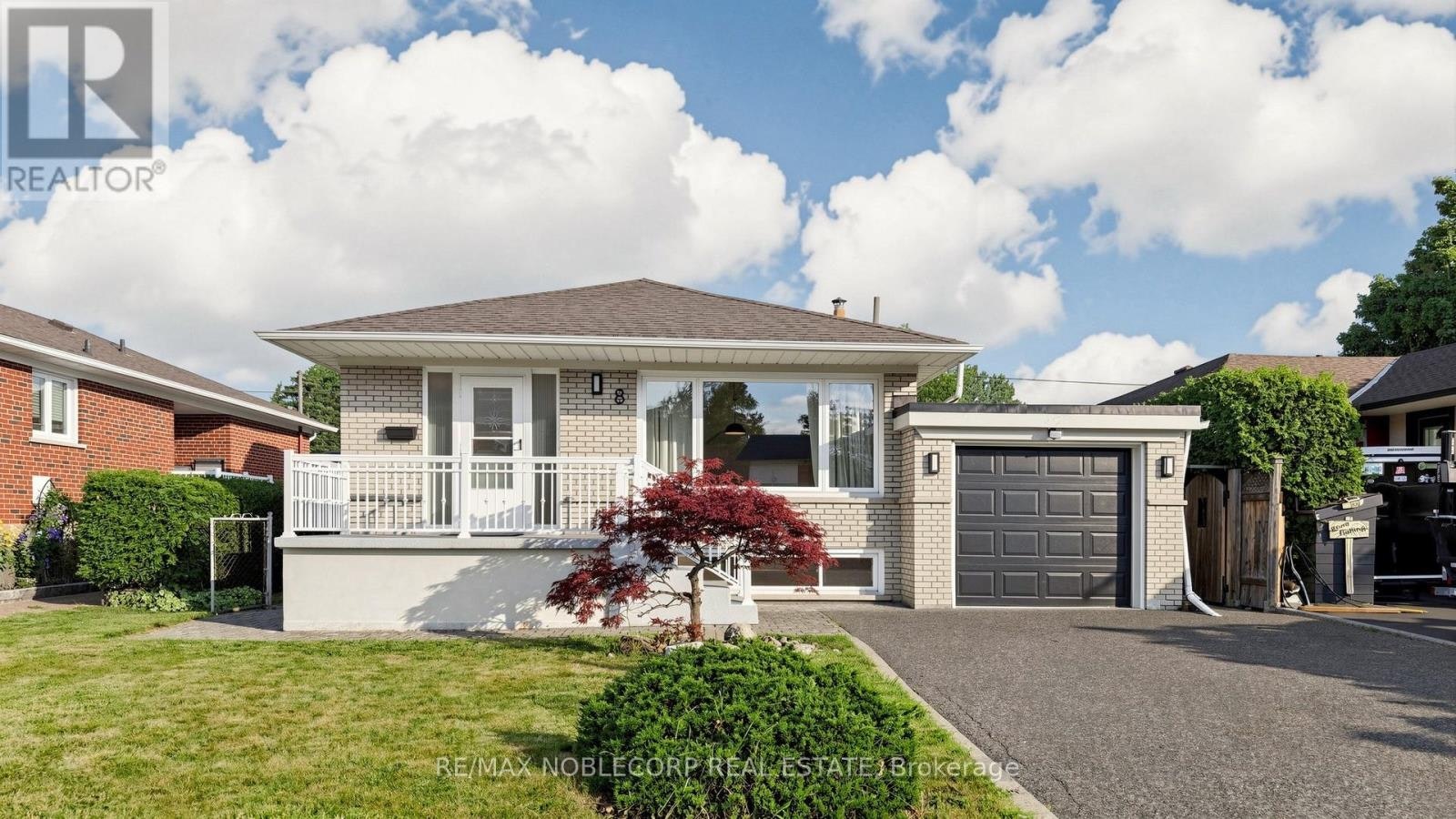 8 Summerfield Crescent, Toronto, ON, M9M 3X3