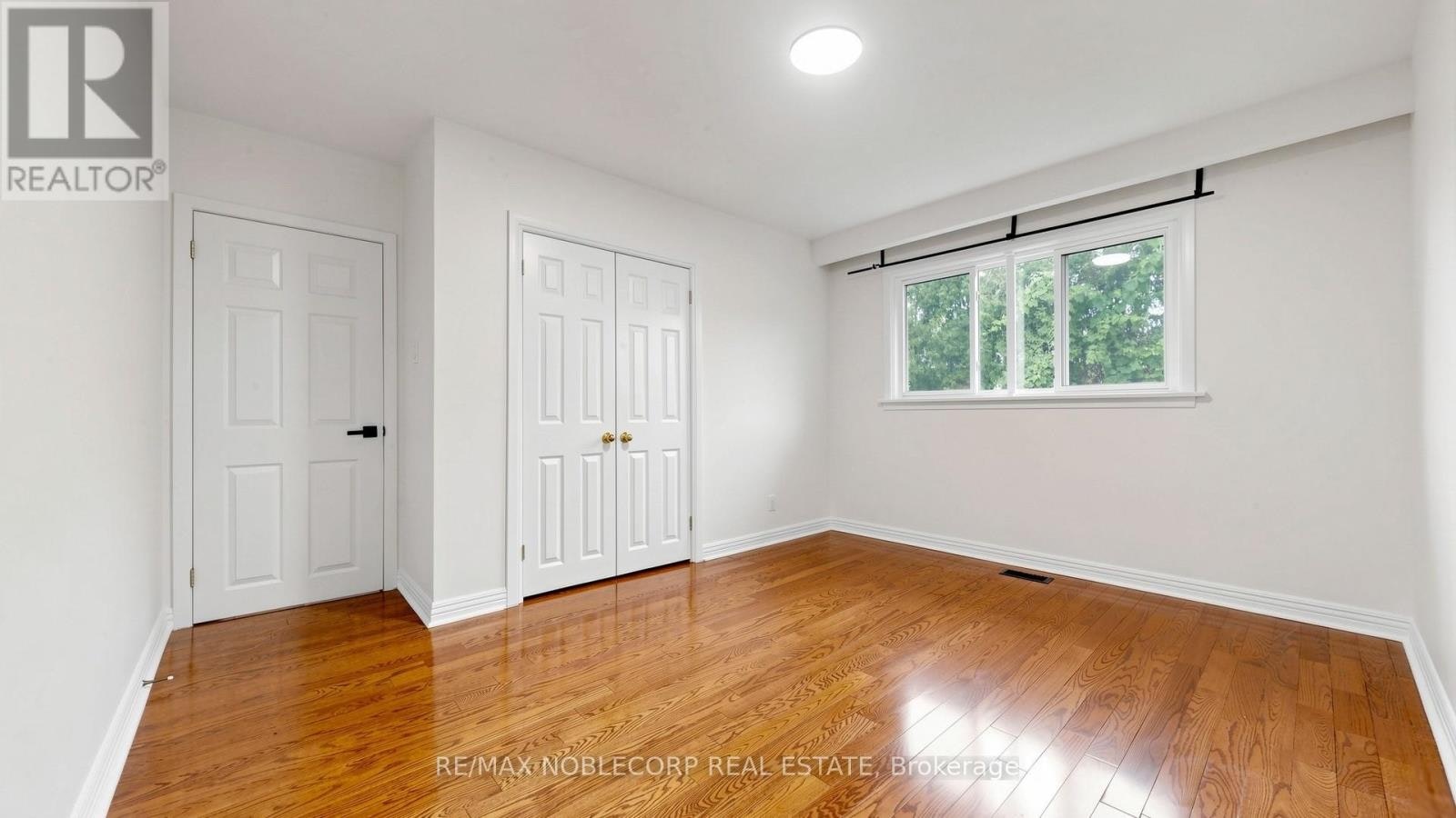 8 Summerfield Crescent, Toronto, ON, M9M 3X3 - 21