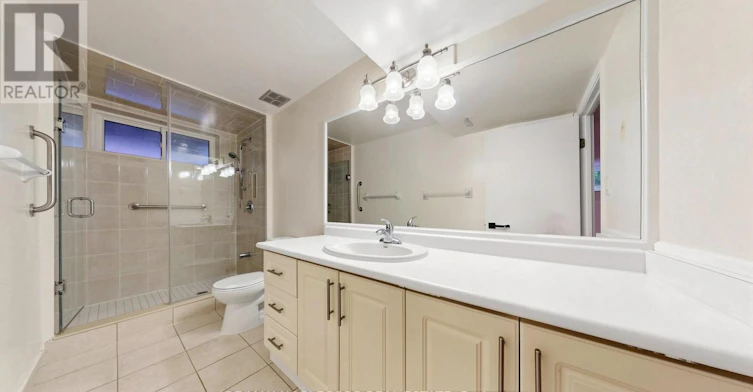 8 Summerfield Crescent, Toronto, ON, M9M 3X3 - 36
