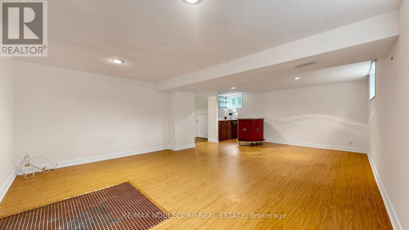 8 Summerfield Crescent, Toronto, ON, M9M 3X3 - 29