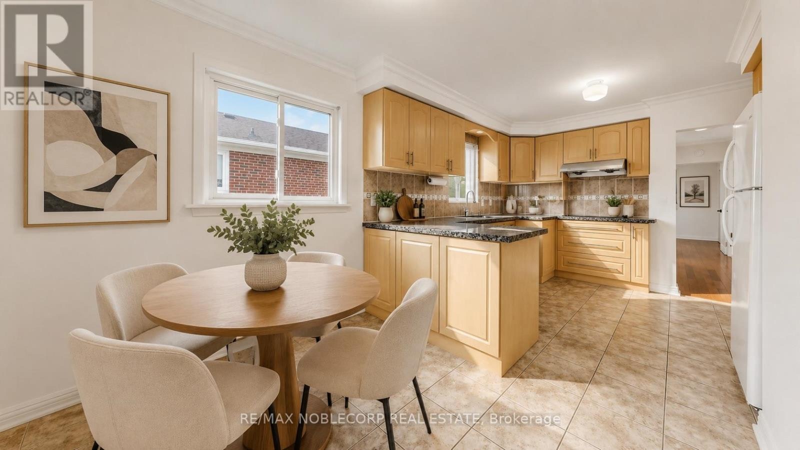 8 Summerfield Crescent, Toronto, ON, M9M 3X3 - 3