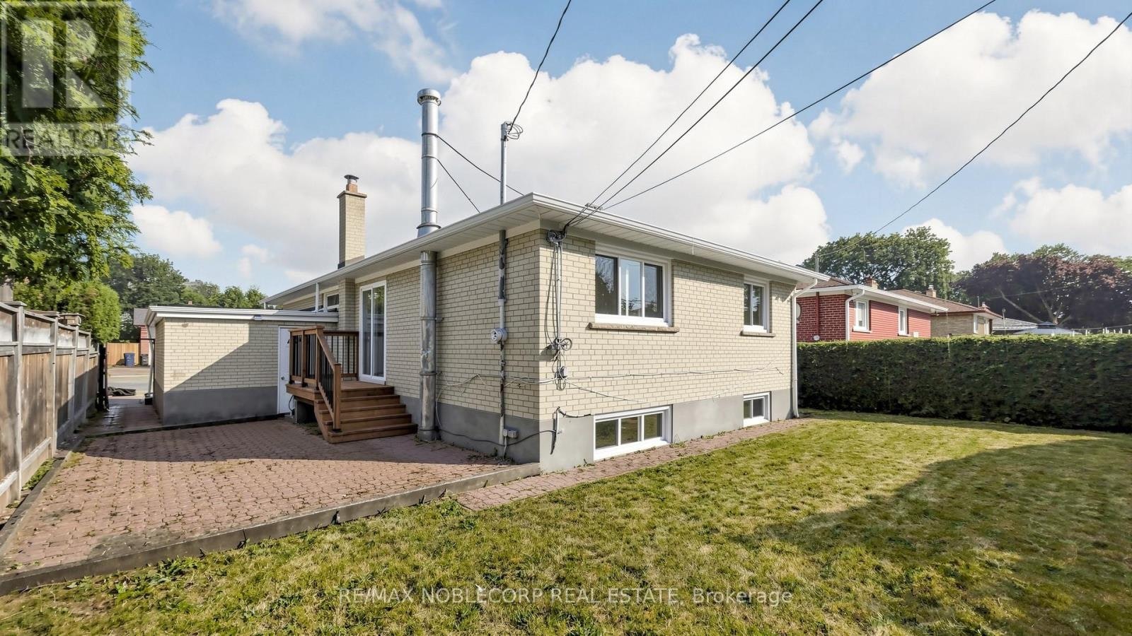 8 Summerfield Crescent, Toronto, ON, M9M 3X3 - 40