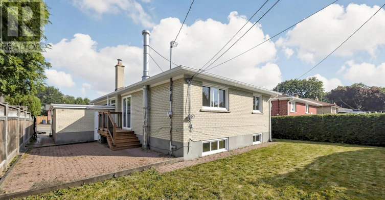 8 Summerfield Crescent, Toronto, ON, M9M 3X3 - 40