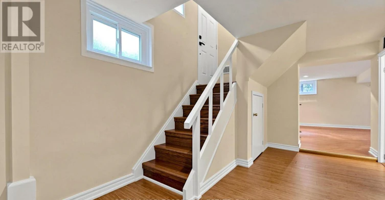 8 Summerfield Crescent, Toronto, ON, M9M 3X3 - 28