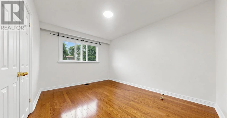8 Summerfield Crescent, Toronto, ON, M9M 3X3 - 20