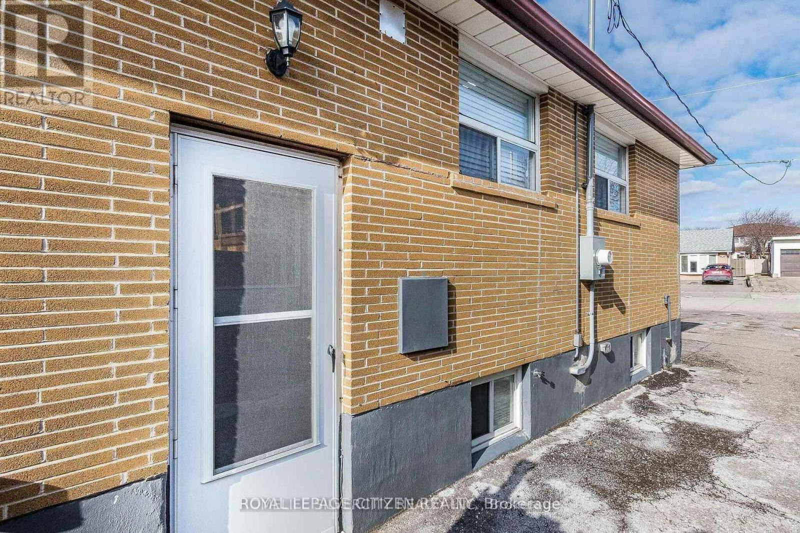 19 Garfield Crescent, Brampton, ON, L6V 1V7 - 2