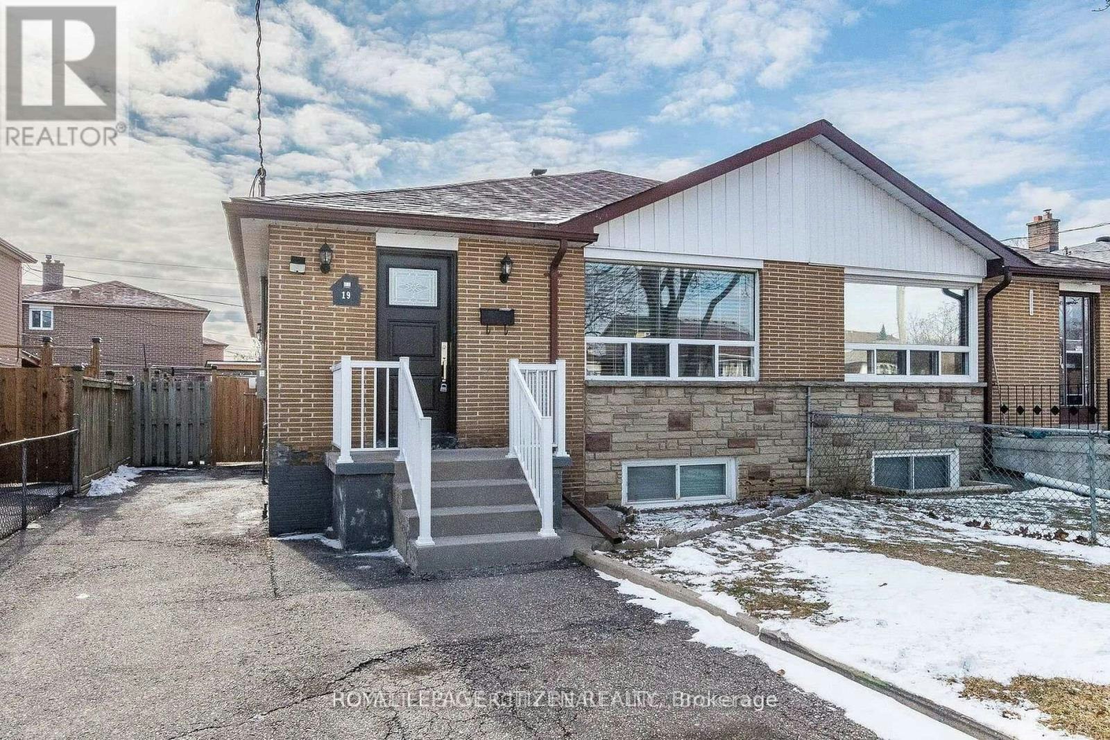 19 Garfield Crescent, Brampton, ON, L6V 1V7